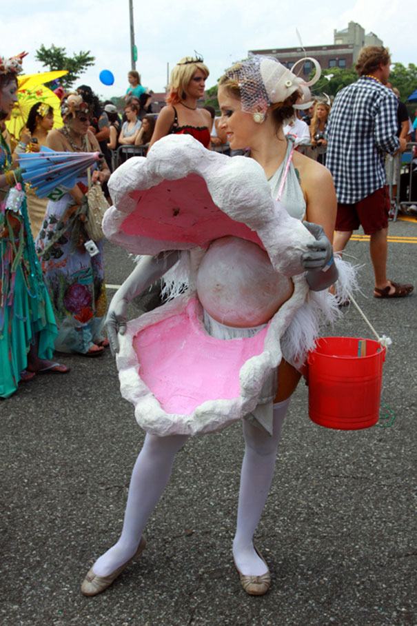 Фотография: Беременные животы тоже наряжаются на Хеллоуин №9 - BigPicture.ru