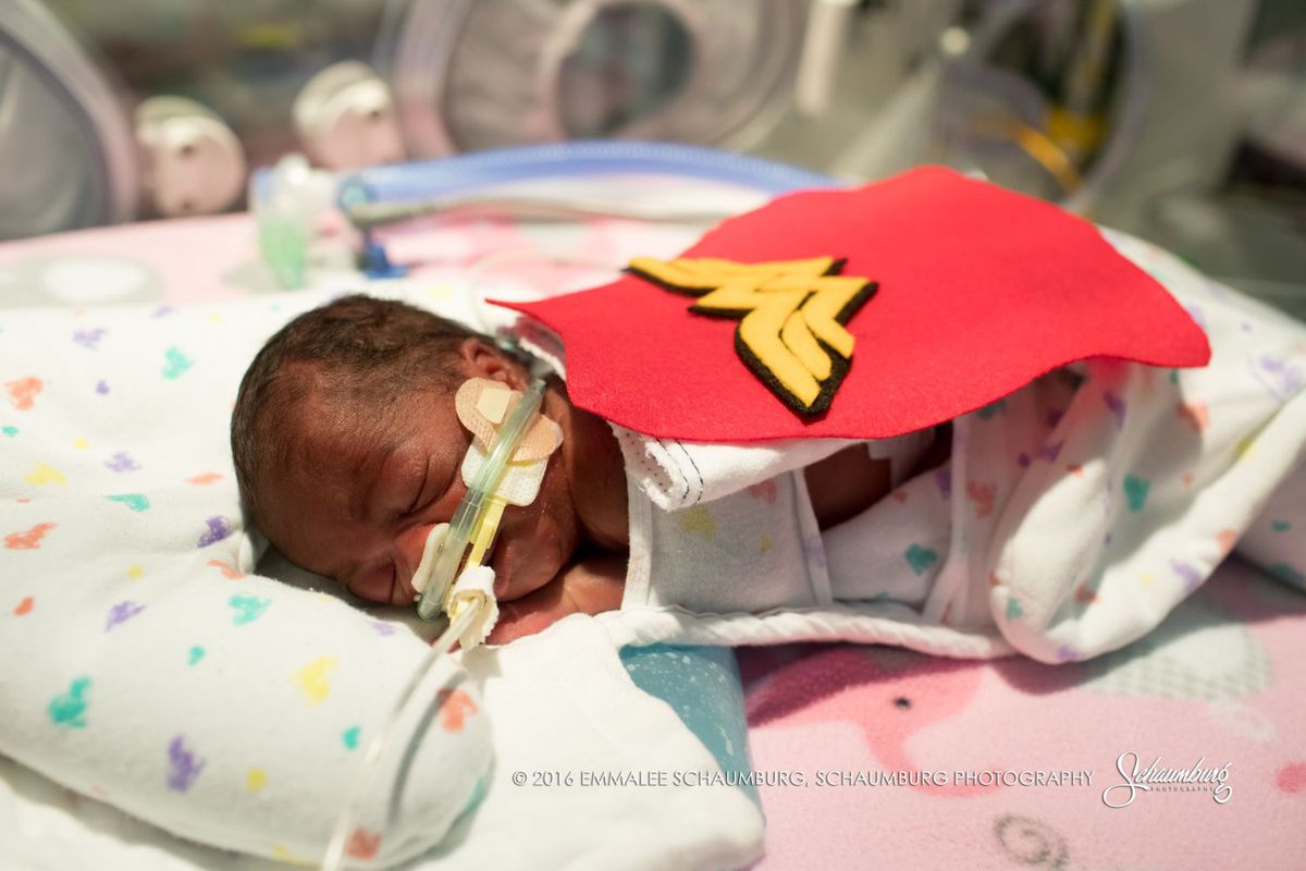 Фотография: Детская больница нарядила недоношенных новорожденных в супергероев и устроила фотосессию №10 - BigPicture.ru