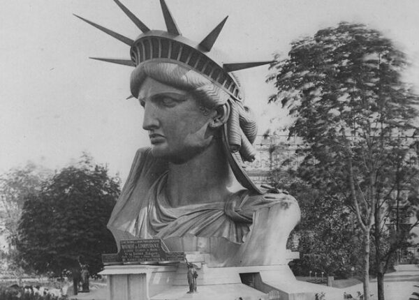 Что повидала статуя Свободы за 131 год своего существования