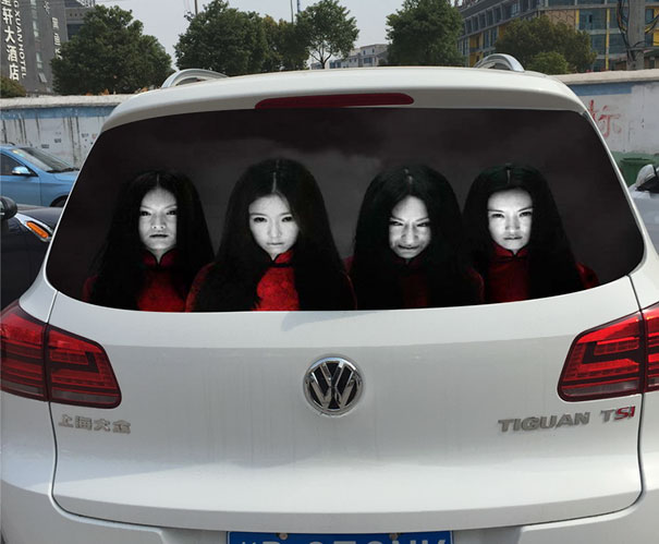 Фотография: В Китае придумали стикеры на машины, чтобы проучить любителей ослеплять дальним светом №2 - BigPicture.ru