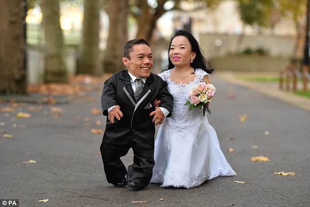 Фотография: Большой день для маленьких людей: самая низкорослая пара в мире наконец поженилась №2 - BigPicture.ru