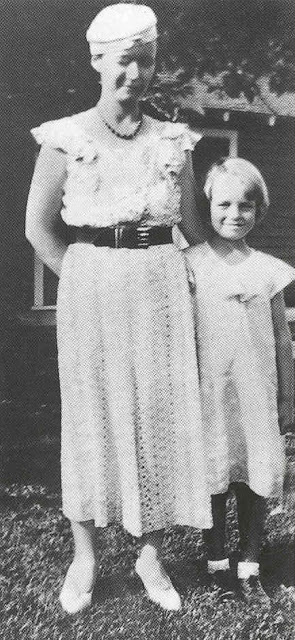 Фотография: 24 редких снимка маленькой Нормы Джин еще до того, как она стала Мэрилин Монро №24 - BigPicture.ru