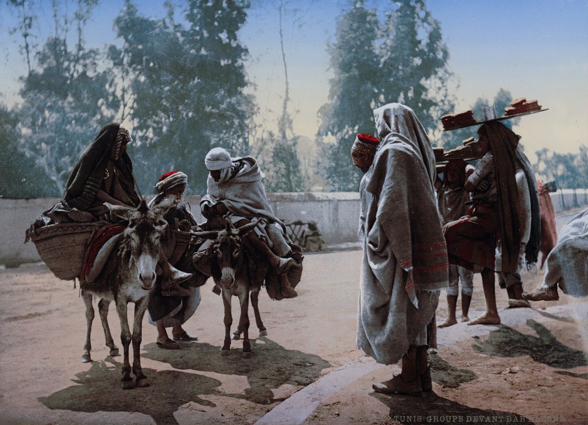 Группа арабов перед Баб-Алеона, Тунис рубежа 19-20 веков №32 - BigPicture.ru