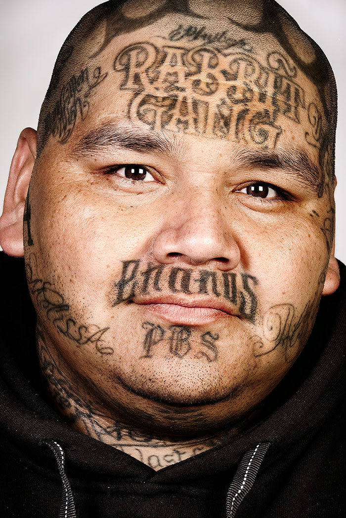 Фотография: Как выглядят бывшие бандиты, если смыть с них татуировки №6 - BigPicture.ru