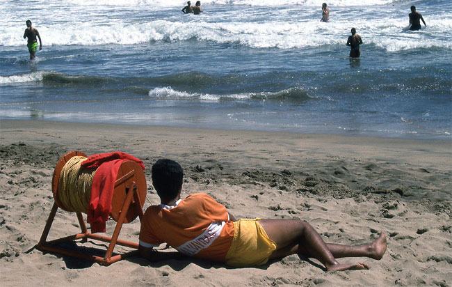 Фотография: Цветные фотографии пляжной жизни Чили в 1980-е годы №6 - BigPicture.ru