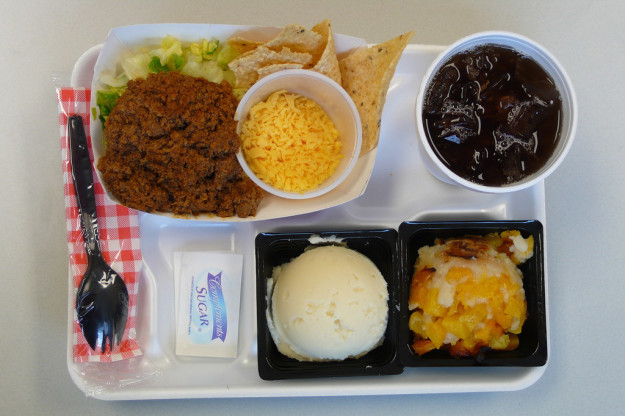 Фотография: Как выглядят школьные обеды в разных странах мира №5 - BigPicture.ru