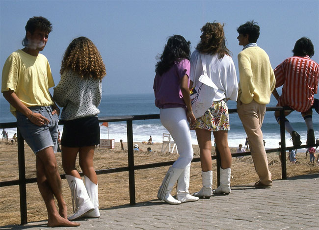 Фотография: Цветные фотографии пляжной жизни Чили в 1980-е годы №27 - BigPicture.ru