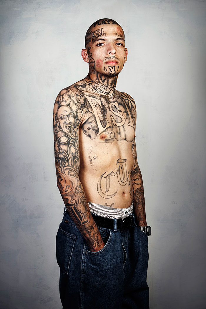 Фотография: Как выглядят бывшие бандиты, если смыть с них татуировки №8 - BigPicture.ru