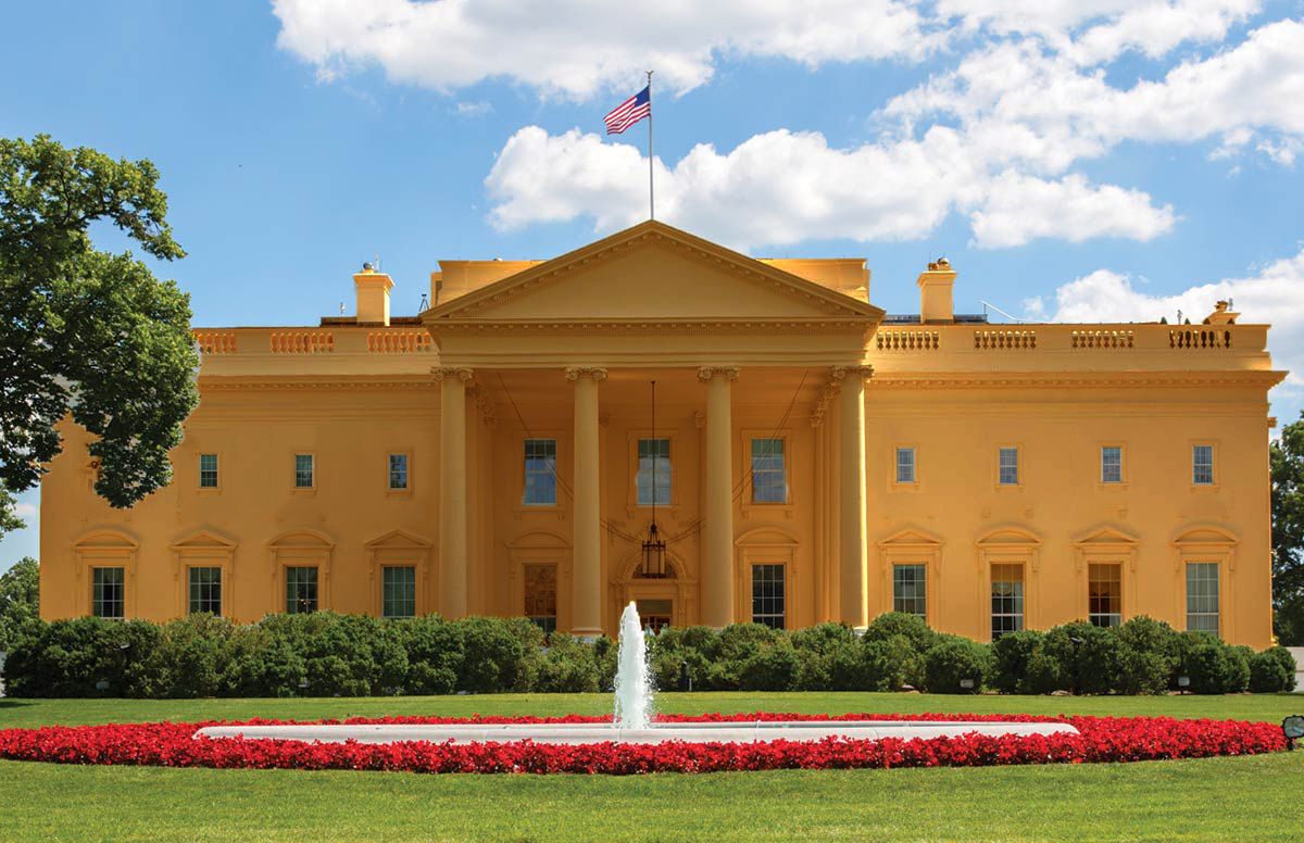 Фотография: Мастера фотошопа предвкушают дизайн Белого дома после того, как туда въедет Трамп №10 - BigPicture.ru