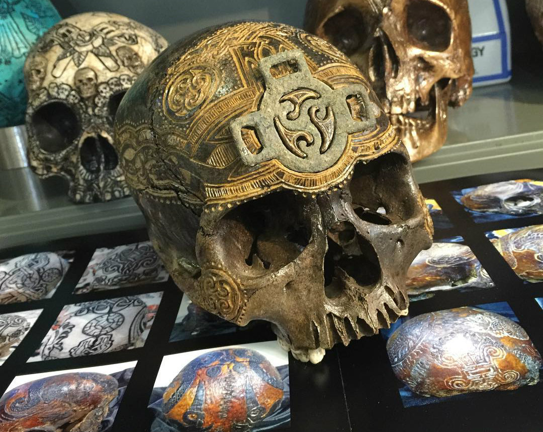 Фотография: Резьба по черепу: Instagram художника, который вырезает невероятные узоры на настоящих человеческих черепах №1 - BigPicture.ru