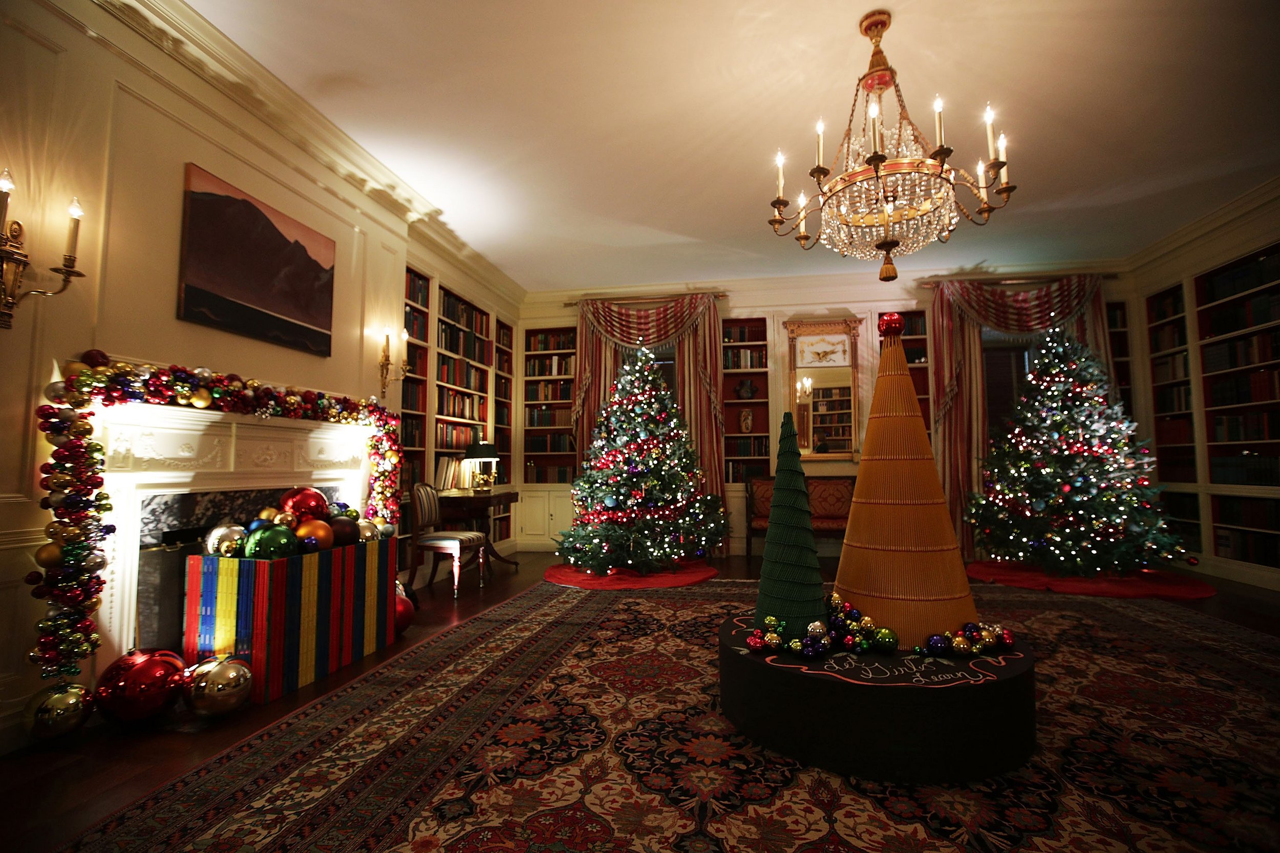 Фотография: Мишель Обама в последний раз украсила Белый дом к Рождеству №13 - BigPicture.ru