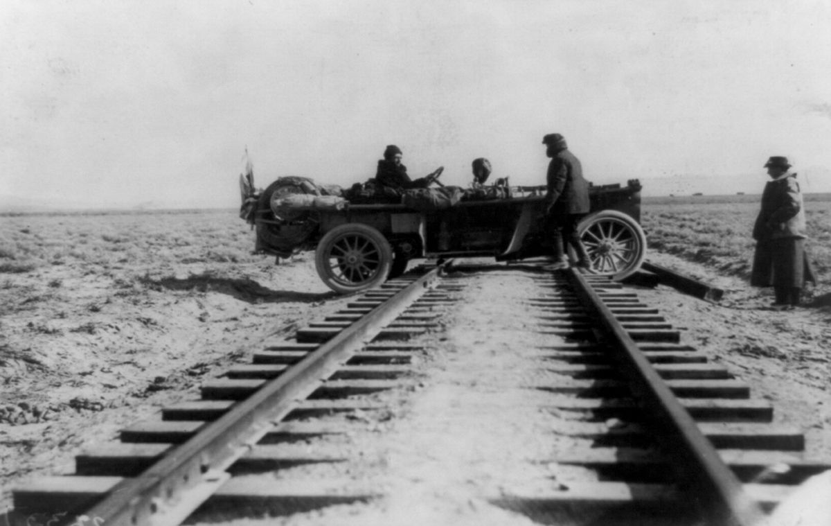 Фотография: Величайшая автогонка в истории: 20 тысяч километров на телегах с мотором №15 - BigPicture.ru