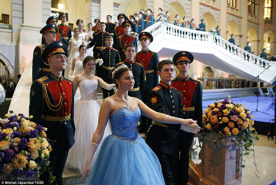 Фотография: Выправка и изящество — фото с Кремлевского кадетского бала №18 - BigPicture.ru