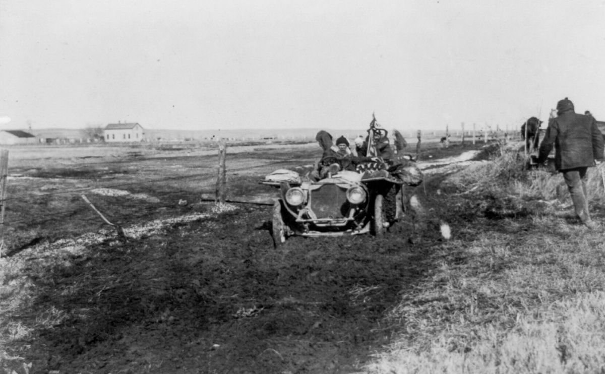 Фотография: Величайшая автогонка в истории: 20 тысяч километров на телегах с мотором №21 - BigPicture.ru