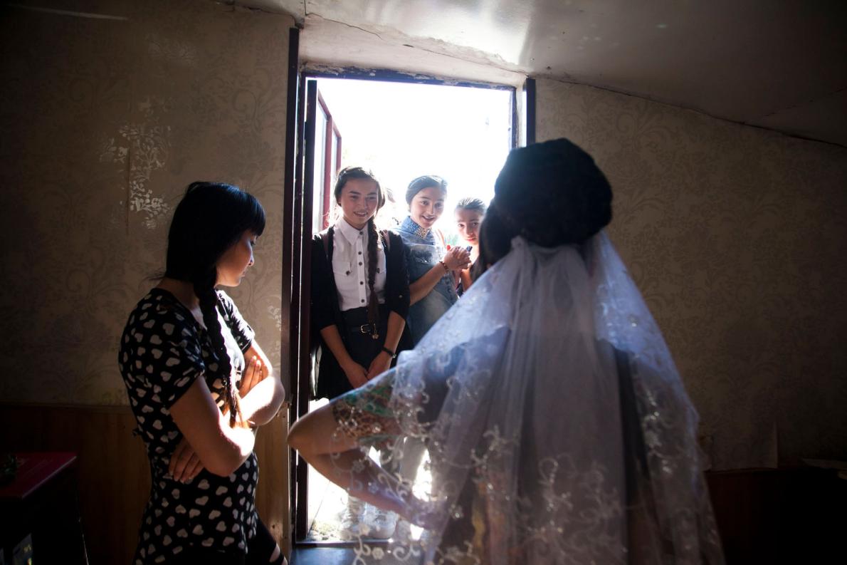 Фотография: Девочки на выданье: как живут несовершеннолетние невесты в Грузии №3 - BigPicture.ru