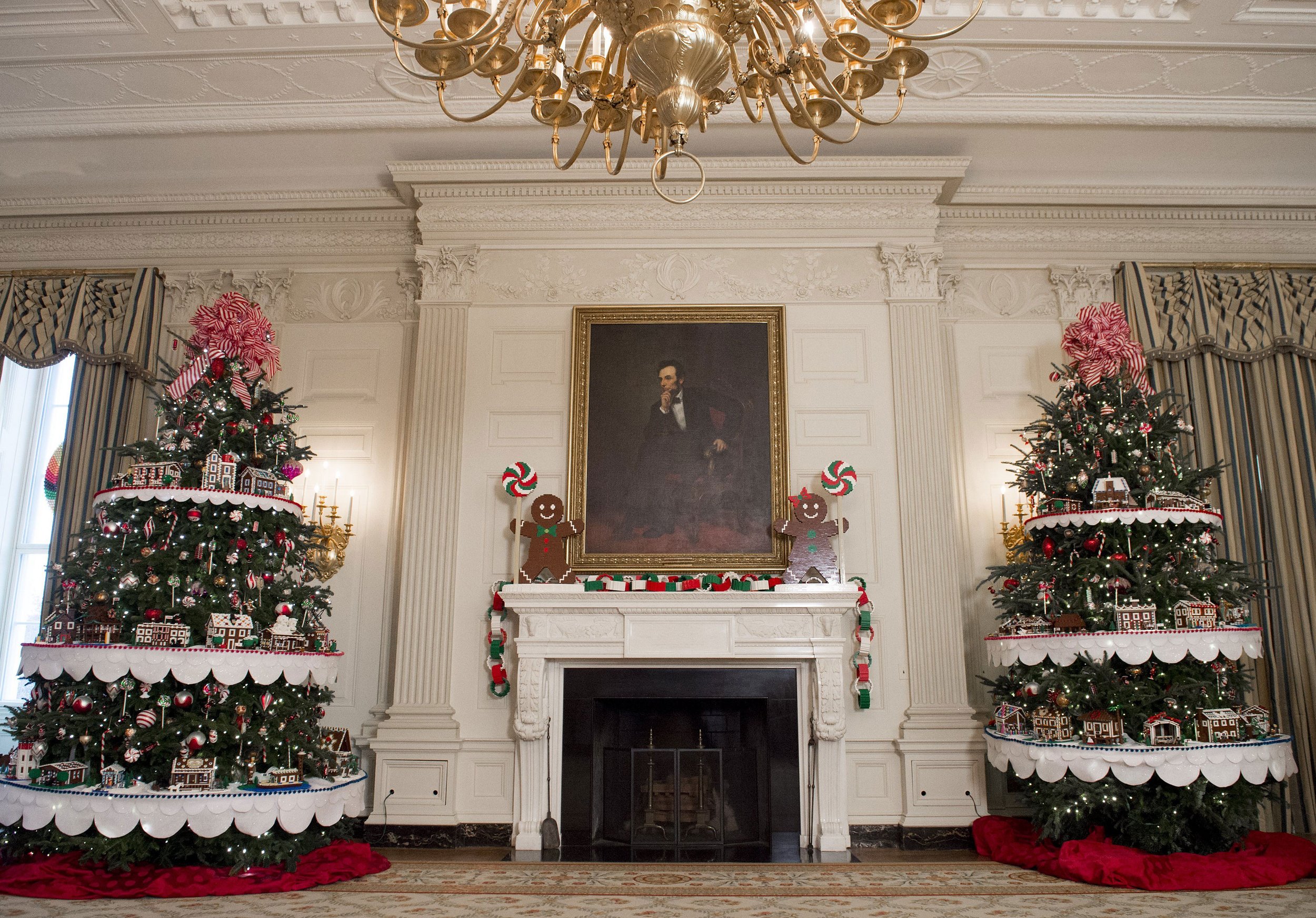 Фотография: Мишель Обама в последний раз украсила Белый дом к Рождеству №4 - BigPicture.ru