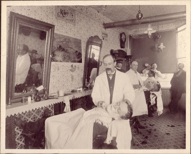 Фотография: Как выглядели барбершопы в конце XIX — начале XX века №4 - BigPicture.ru