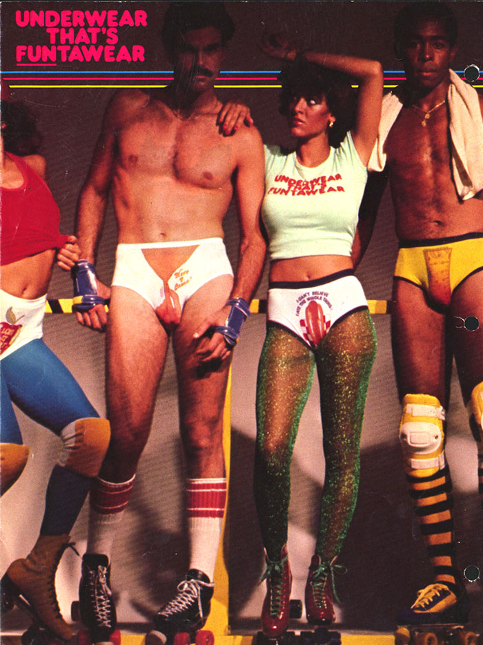 Фотография: Шаловливая реклама нижнего белья из 70-х, которую вам захочется развидеть немедленно №4 - BigPicture.ru