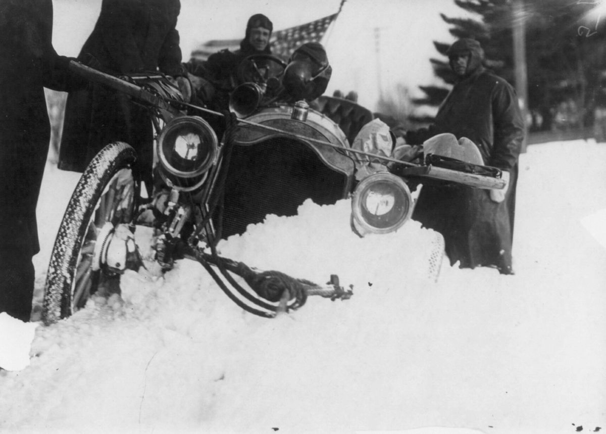 Фотография: Величайшая автогонка в истории: 20 тысяч километров на телегах с мотором №7 - BigPicture.ru