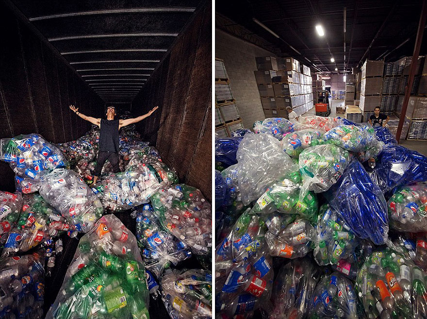 Фотография: Зачем фотограф утопил русалок в пластиковых бутылках №7 - BigPicture.ru