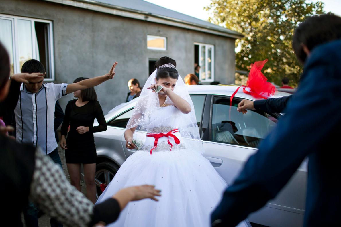 Фотография: Девочки на выданье: как живут несовершеннолетние невесты в Грузии №8 - BigPicture.ru