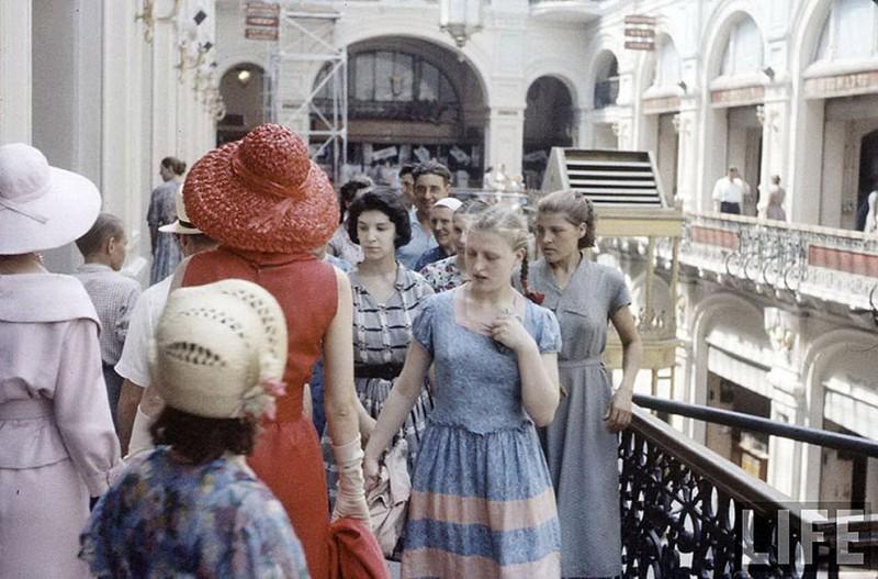 Фотография: Christian Dior: как прошел первый визит в Москву в 1959 году №9 - BigPicture.ru
