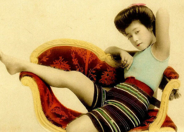Японский пин-ап — открытки с гейшами в купальниках