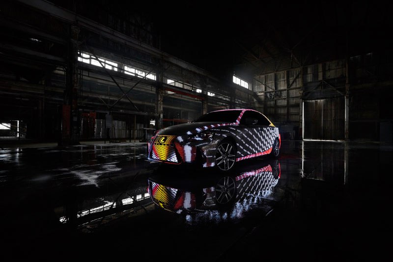 Фотография: Хамелеонмобиль. Новую модель Lexus покрыли светодиодами №4 - BigPicture.ru