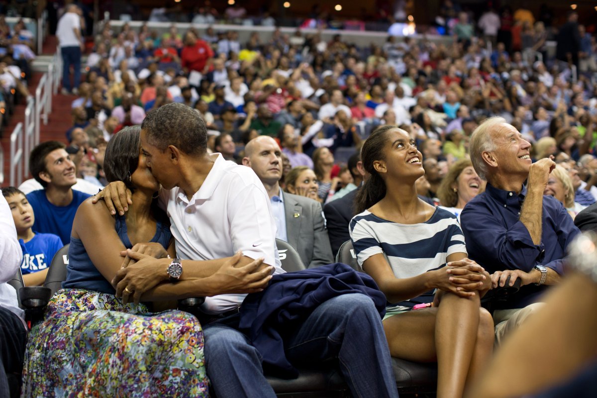 Фотография: Отчего плачет Обама: история любви Барака и Мишель №18 - BigPicture.ru
