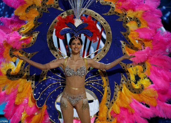 Участницы конкурса «Мисс Вселенная — 2016» показали свои версии национальных костюмов