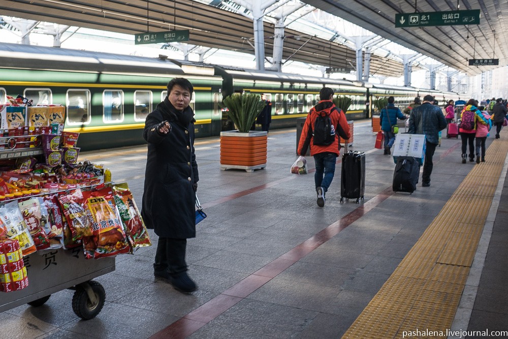 Фотография: Сидячий ад: 21 час в жестком вагоне из Пекина в Гуанчжоу №21 - BigPicture.ru