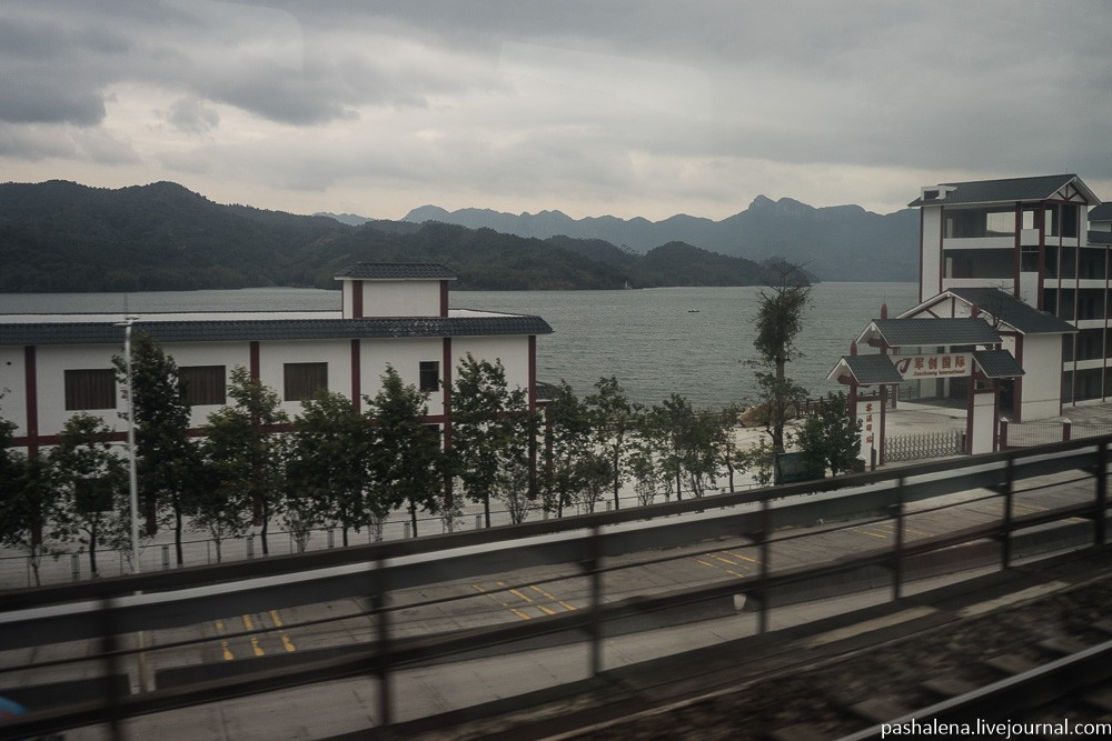 Фотография: Сидячий ад: 21 час в жестком вагоне из Пекина в Гуанчжоу №44 - BigPicture.ru