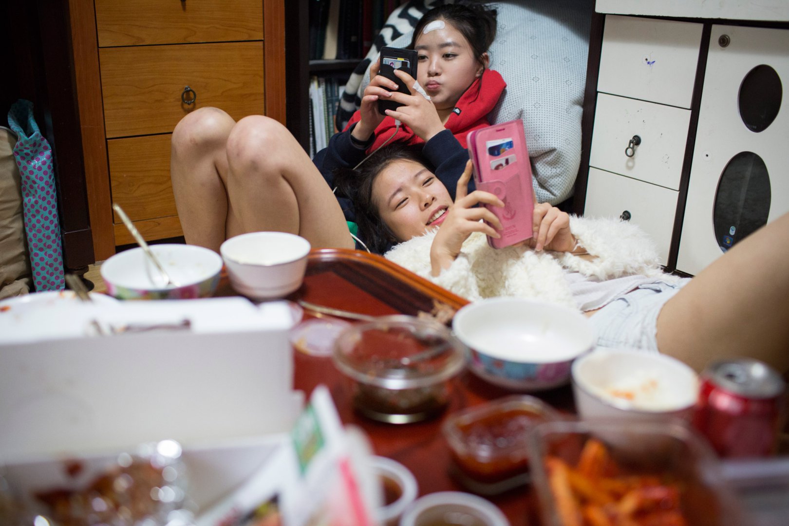 Фотография: Один день из жизни двух юных беженок из Северной Кореи №5 - BigPicture.ru