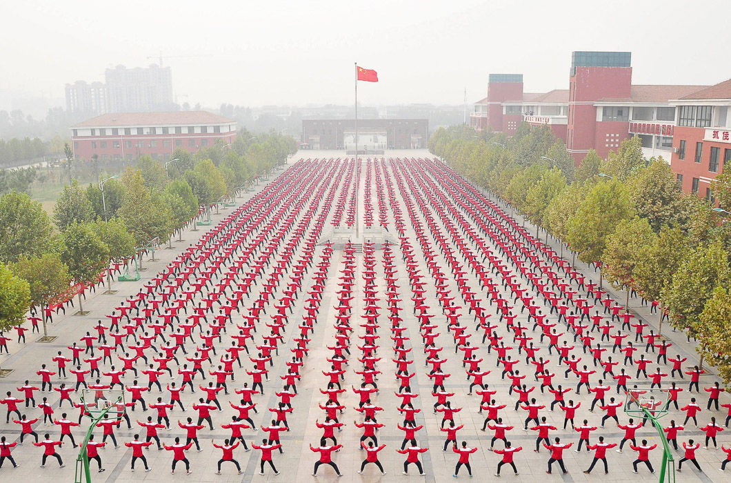 Фотография: Почему в Китае толпа — это не угроза, а искусство №1 - BigPicture.ru