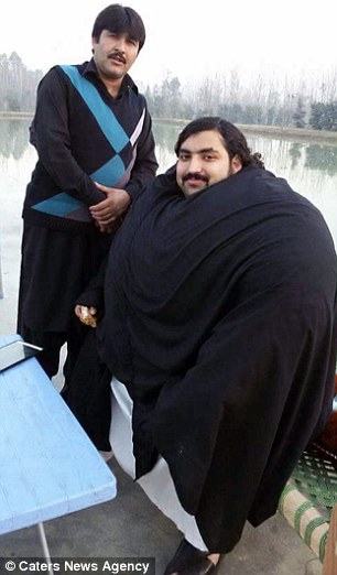 Фотография: 430-килограммовый пакистанец съедает 36 яиц на завтрак, чтобы стать настоящим Геркулесом №2 - BigPicture.ru