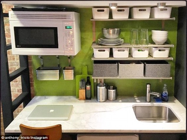 Фотография: Как уместить кухню, спальню и рабочий кабинет на 14 квадратных метрах №3 - BigPicture.ru