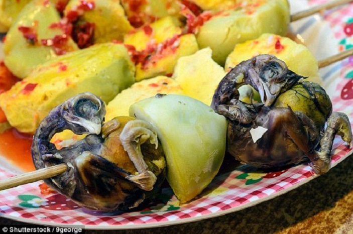 Фотография: Экзотические деликатесы, которые сложно съесть, не зажмурившись №1 - BigPicture.ru