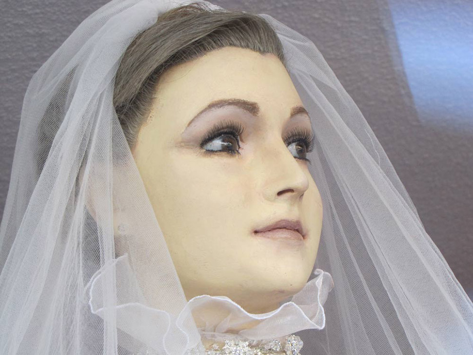 Фотография: Паскуалита: магазин свадебных платьев мертвой невесты №1 - BigPicture.ru