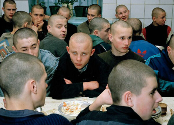 Как живут малолетние заключенные в сибирских колониях
