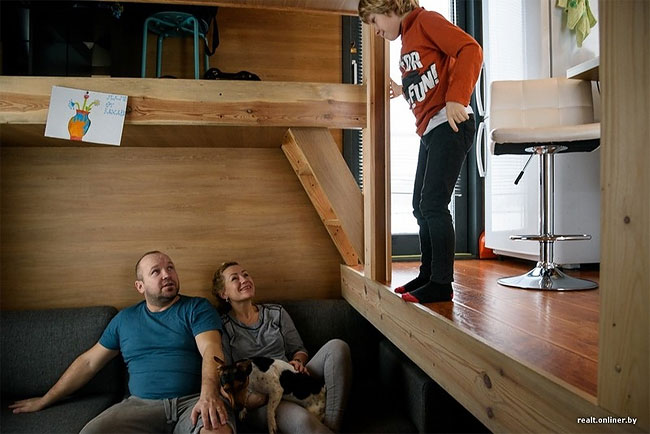 Фотография: Трое белорусов и собака живут в домике площадью 16 квадратных метров №15 - BigPicture.ru