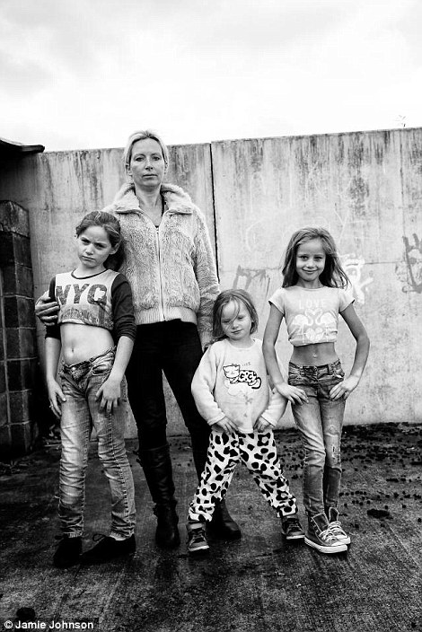 Фотография: Слишком рано повзрослевшие дети ирландских цыган №14 - BigPicture.ru