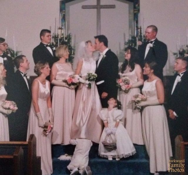 Фотография: Неудачные свадебные фотографии, которые будет стыдно показывать будущим детям №16 - BigPicture.ru
