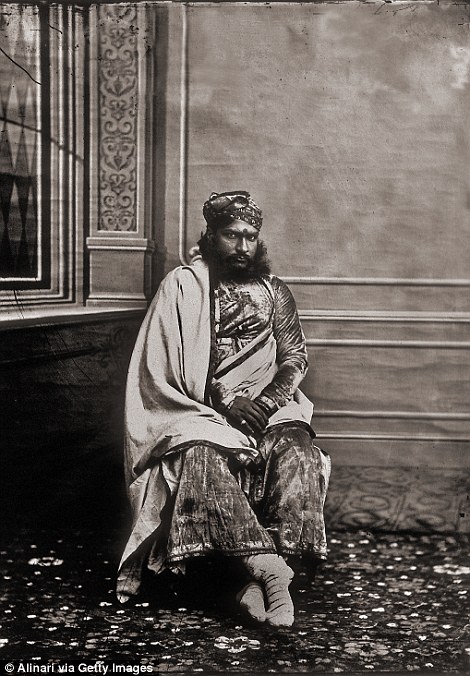 Коллекция фотографий гарема индийского махараджи, которая оставалась нетронутой более века