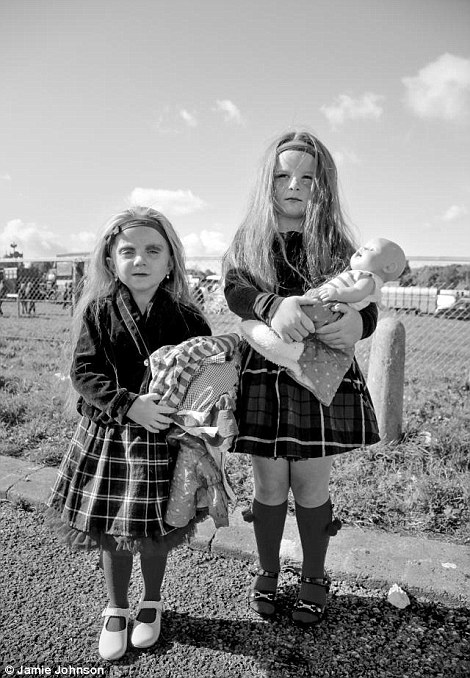Фотография: Слишком рано повзрослевшие дети ирландских цыган №19 - BigPicture.ru
