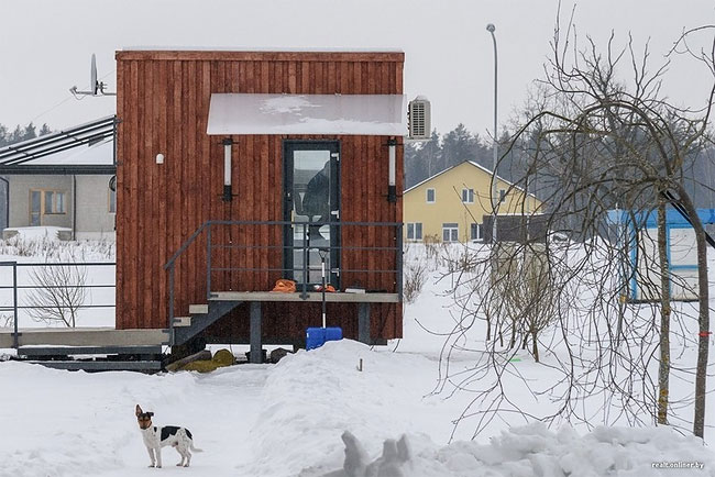 Фотография: Трое белорусов и собака живут в домике площадью 16 квадратных метров №2 - BigPicture.ru