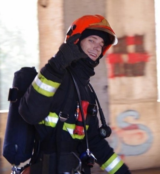 Фотография: Пожарный Петр Станкевич пожертвовал жизнью, чтобы спасти шесть человек №3 - BigPicture.ru