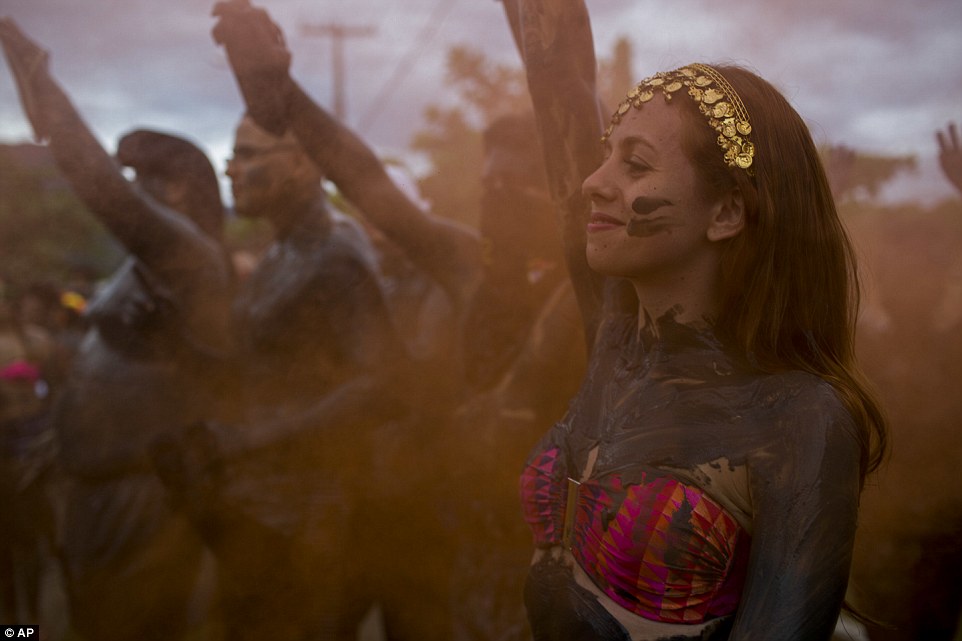 Фотография: Грязная сторона бразильского карнавала №6 - BigPicture.ru