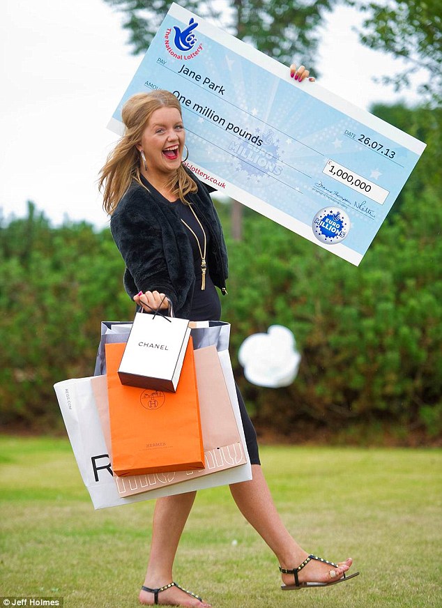 Фотография: Британка, выигравшая в лотерею миллион фунтов стерлингов в 17 лет, хочет засудить организаторов №9 - BigPicture.ru