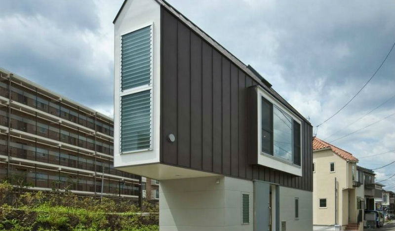 Фотография: Этот дом в Японии только снаружи кажется миниатюрным и узким №1 - BigPicture.ru