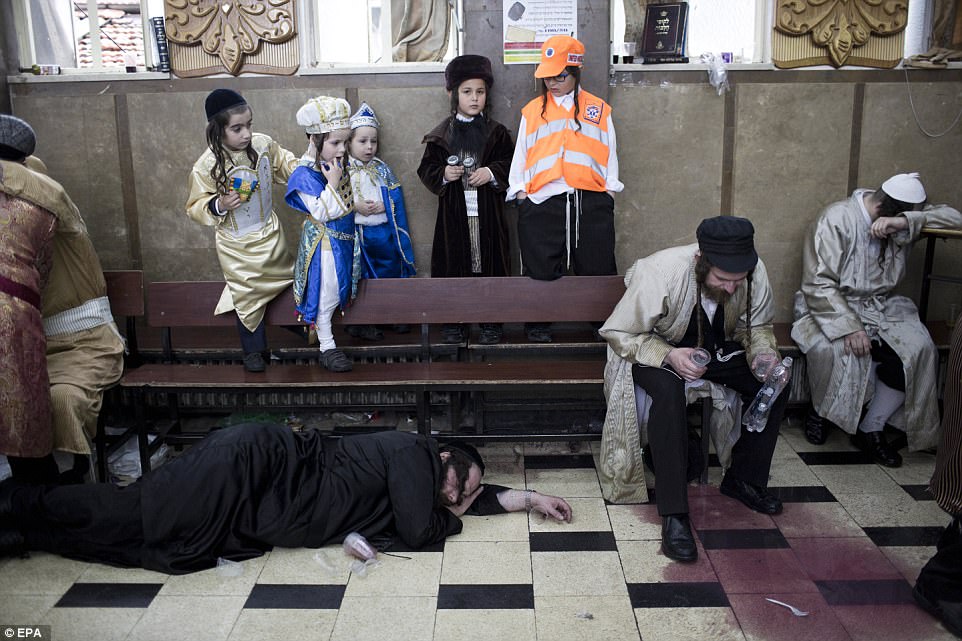 Фотография: Абсолютный мазл тов: как евреи в Иерусалиме Пурим отмечали №12 - BigPicture.ru